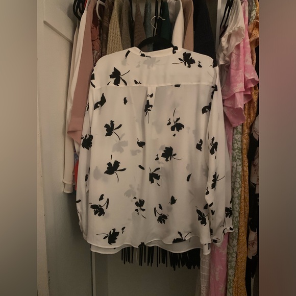 Ava and Viv Long Sleeve Floral Blouse - Picture 5 of 5